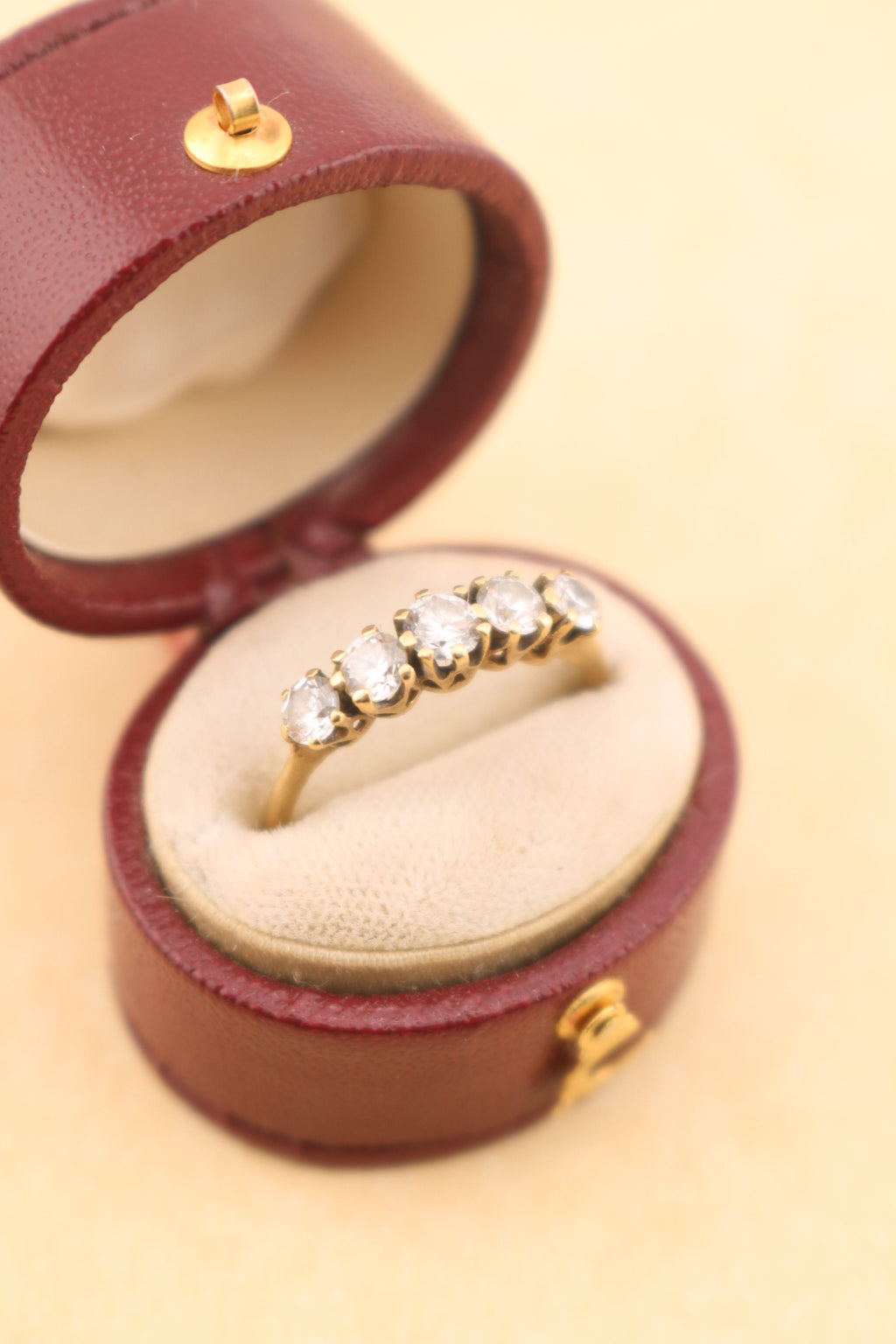 Vintage 9ct Gold Cubic Zirconia Ring