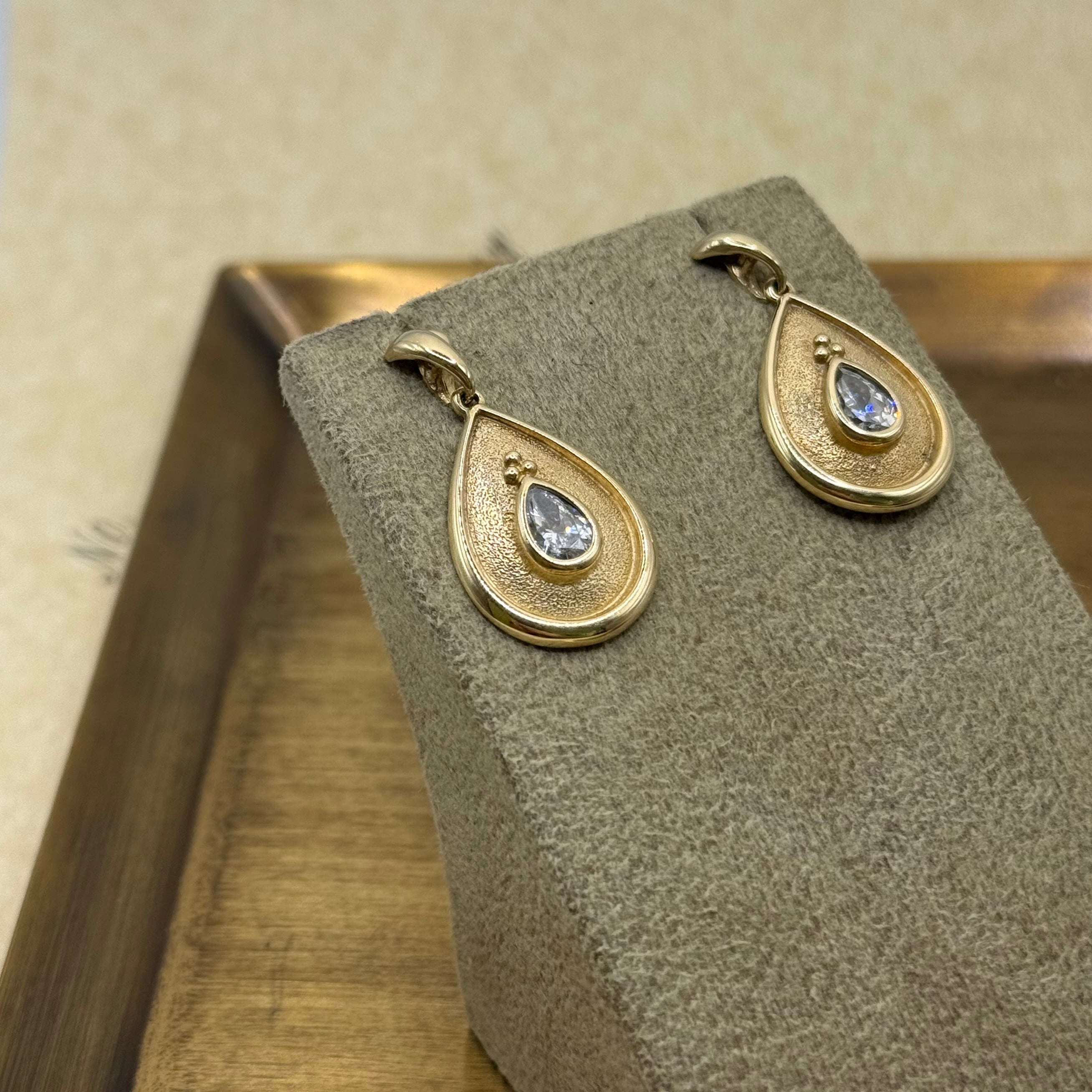 Vintage 9ct Gold Earrings