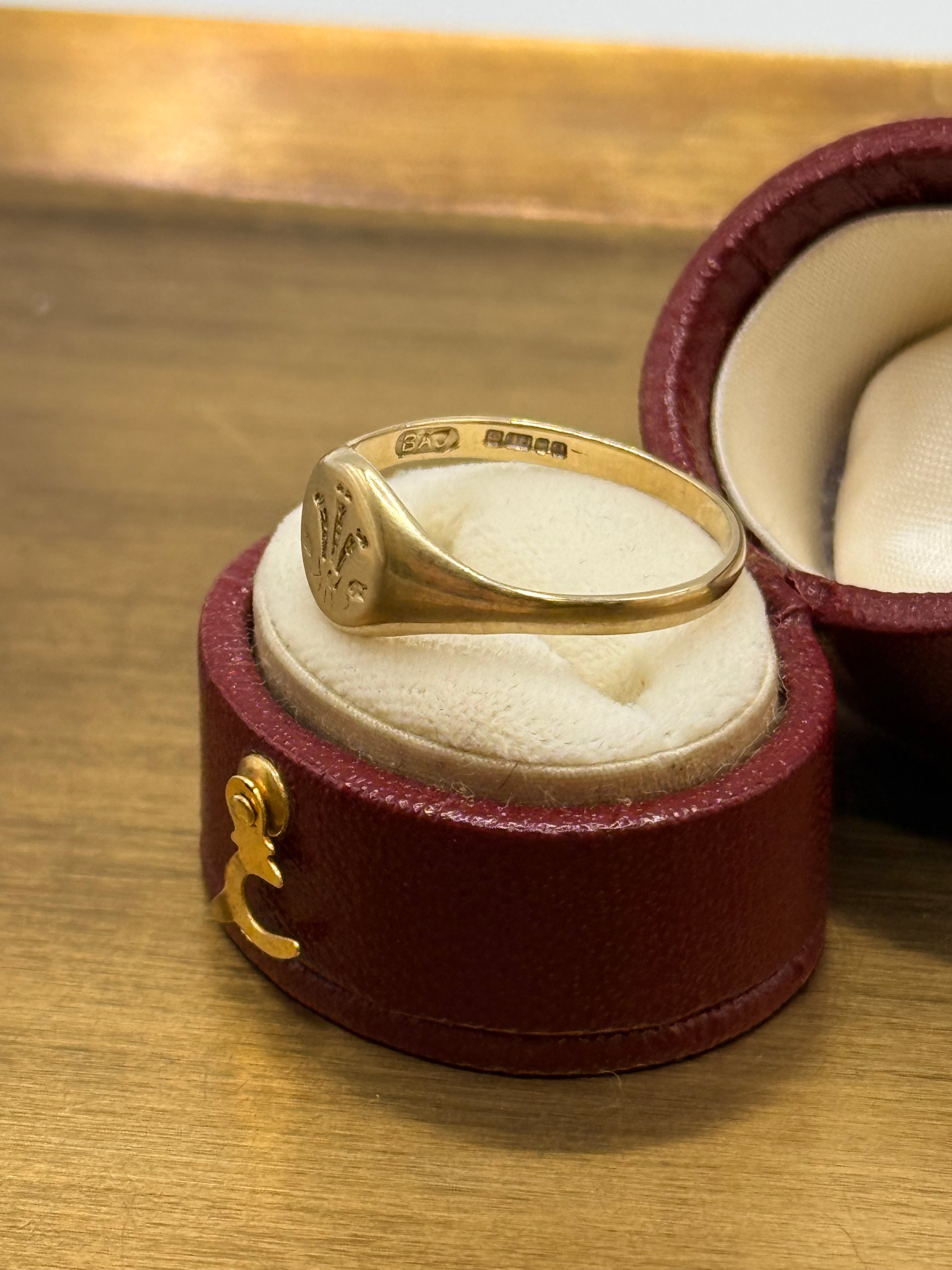 Vintage 9ct Gold Welsh Feathers Ring