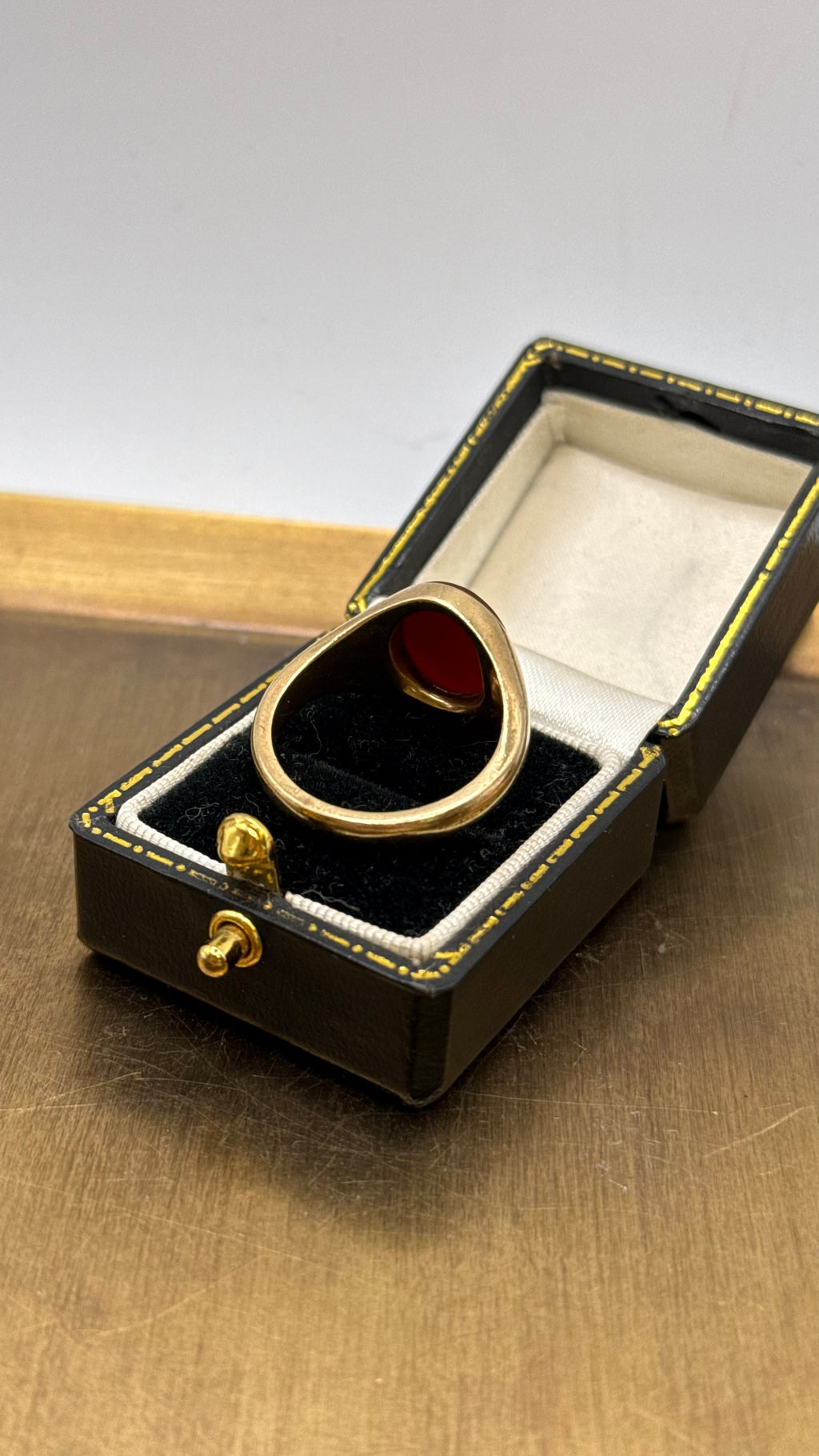 Vintage 9ct Gold Men Oval Signet Ring