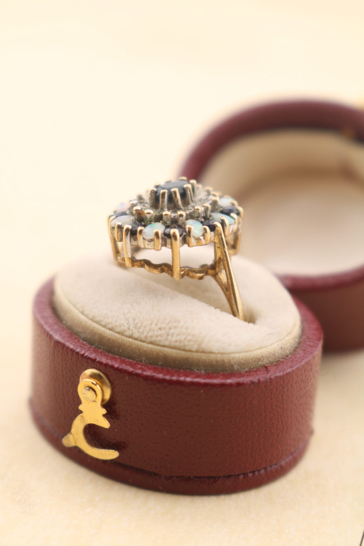 Vintage 9ct Gold Opal & Sapphire Ring