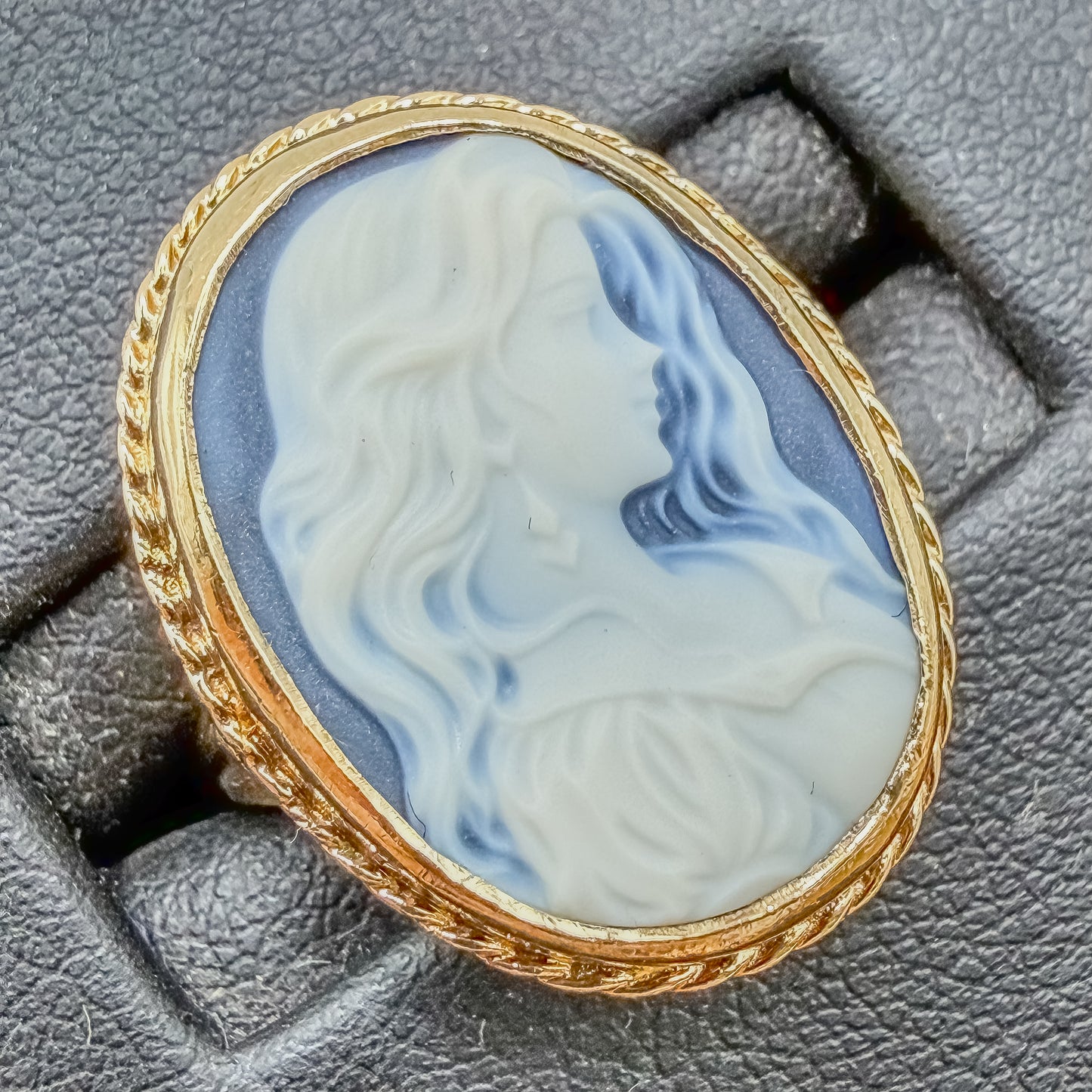 Vintage 9ct Gold Cameo Ring