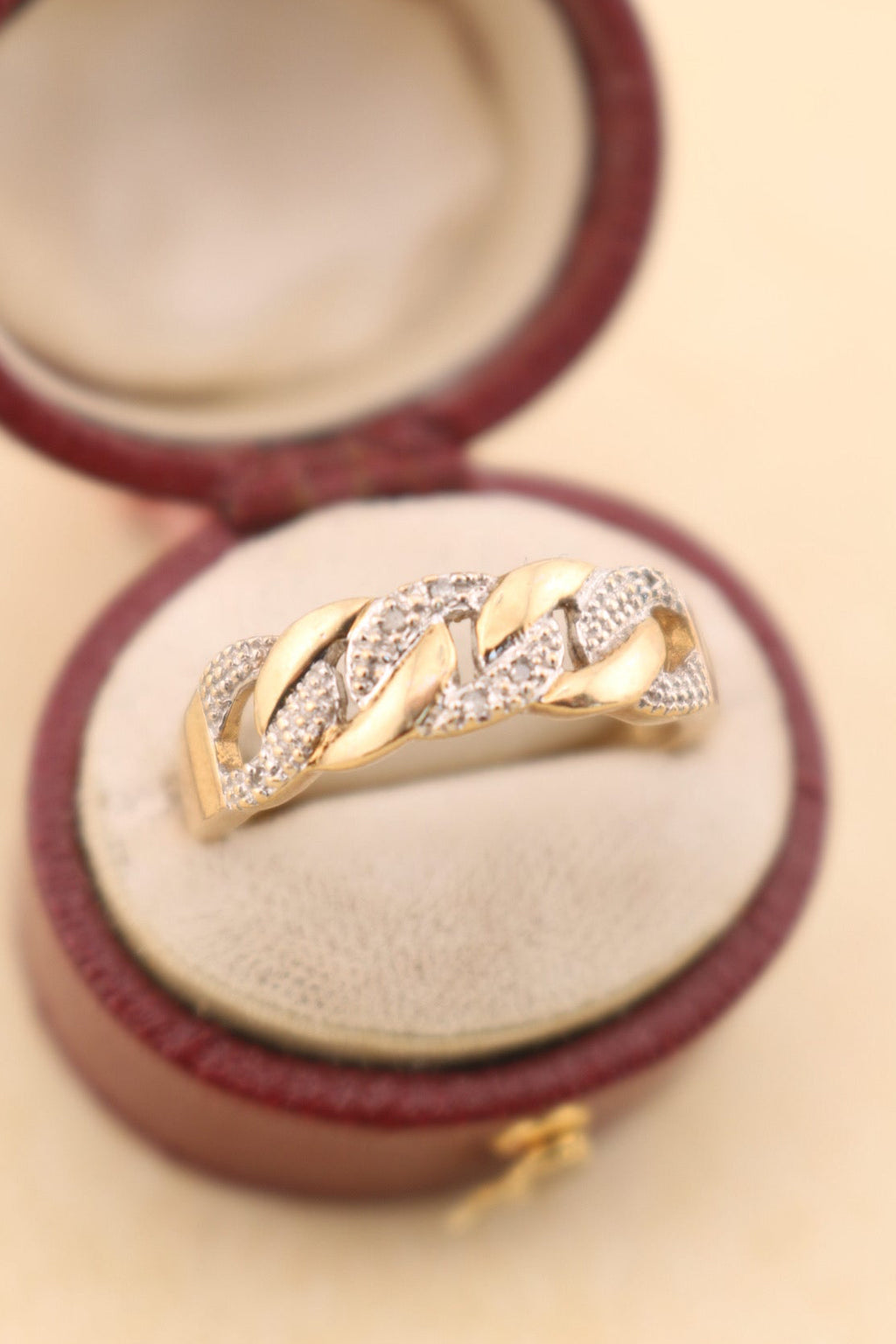 Vintage 9ct Gold Diamond Chain Design Ring