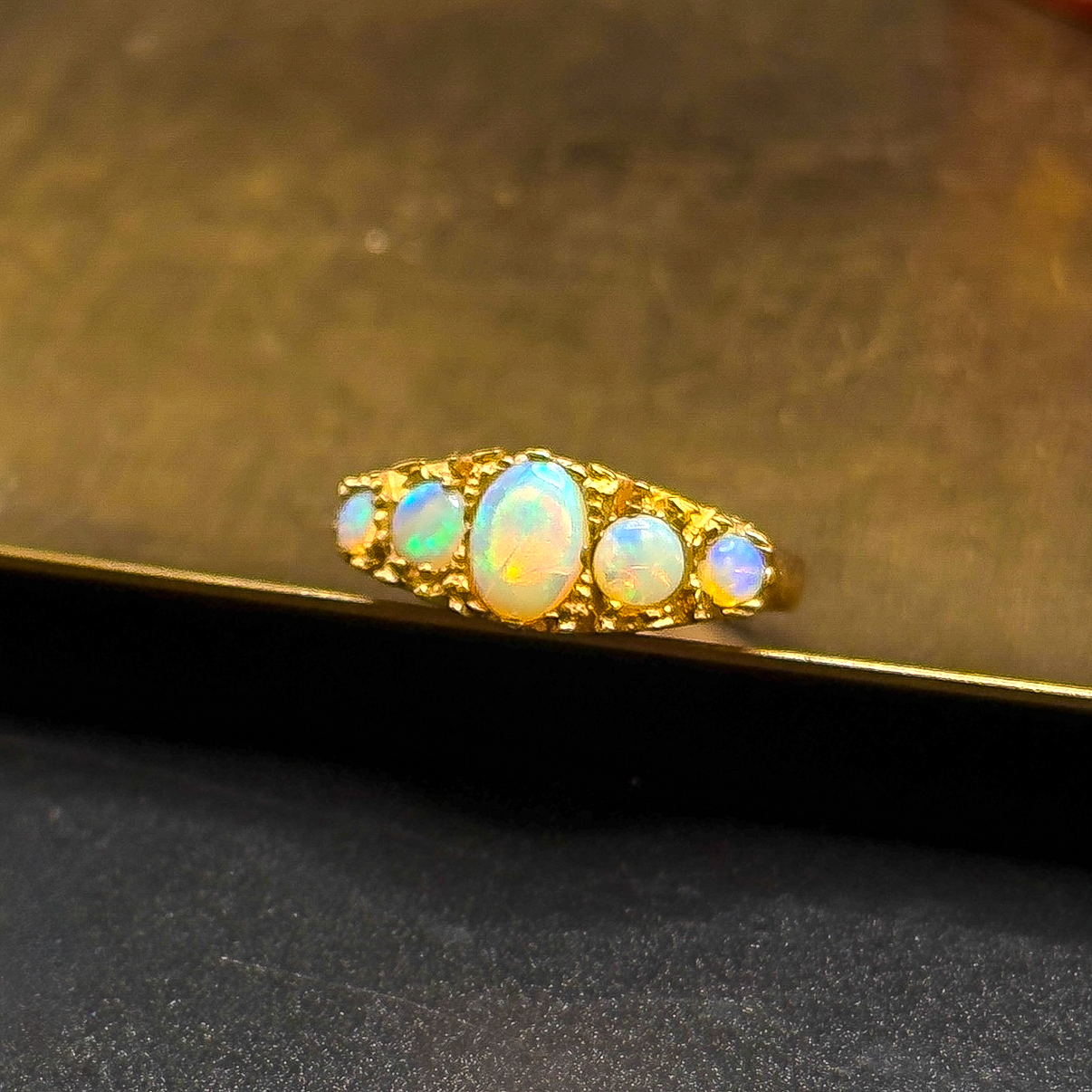 Vintage 18ct Gold Opal Ring