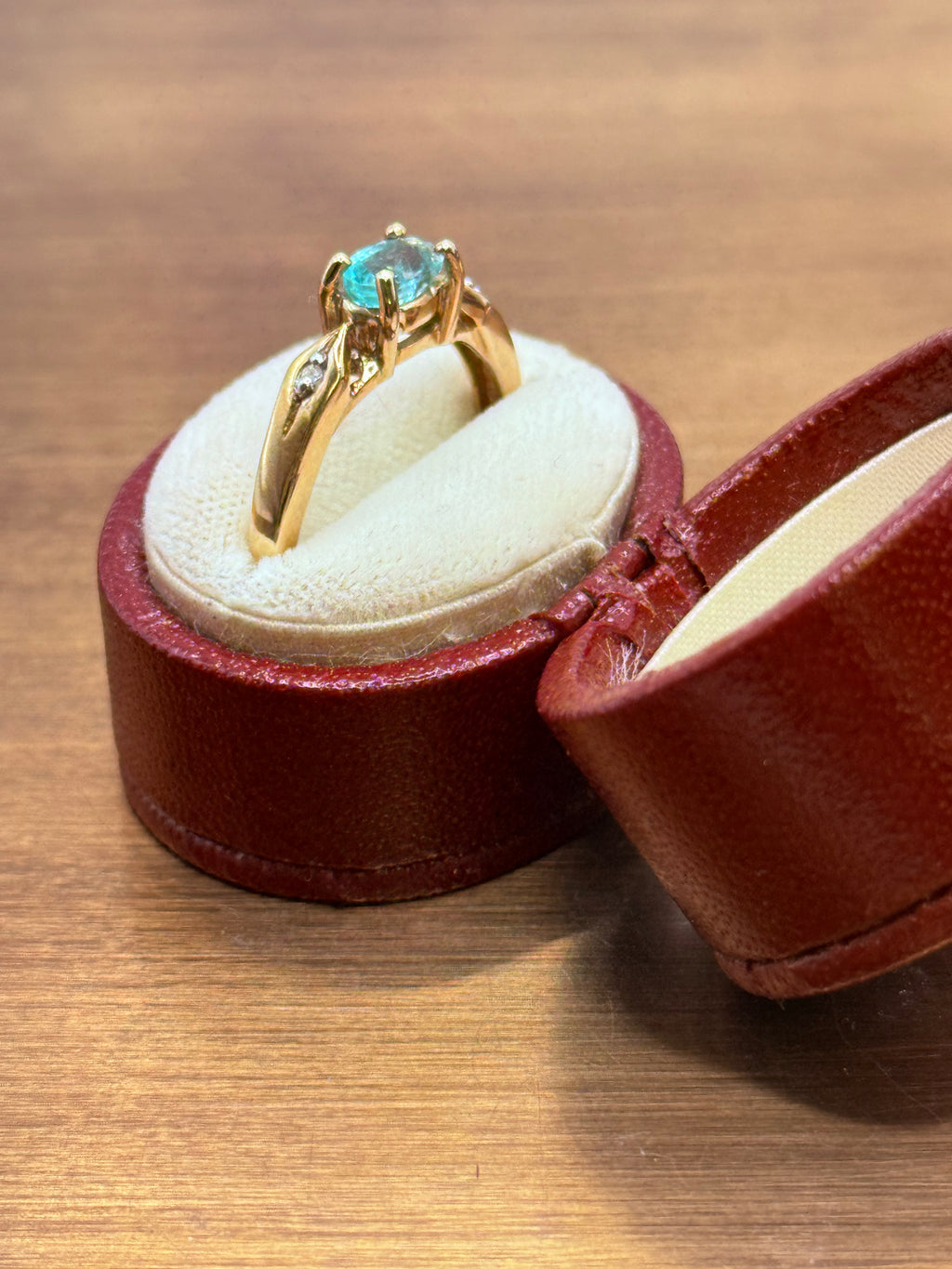 Vintage 9ct Gold Oval Emerald & Diamond Ring