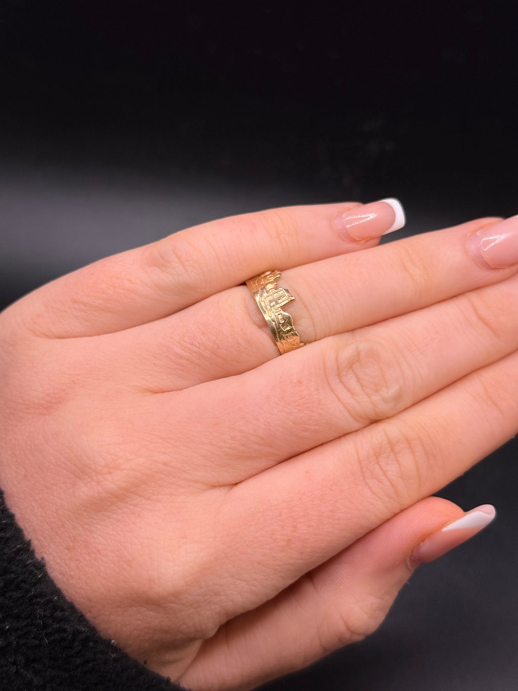 Vintage 9ct Solid Gold Encircled Ring