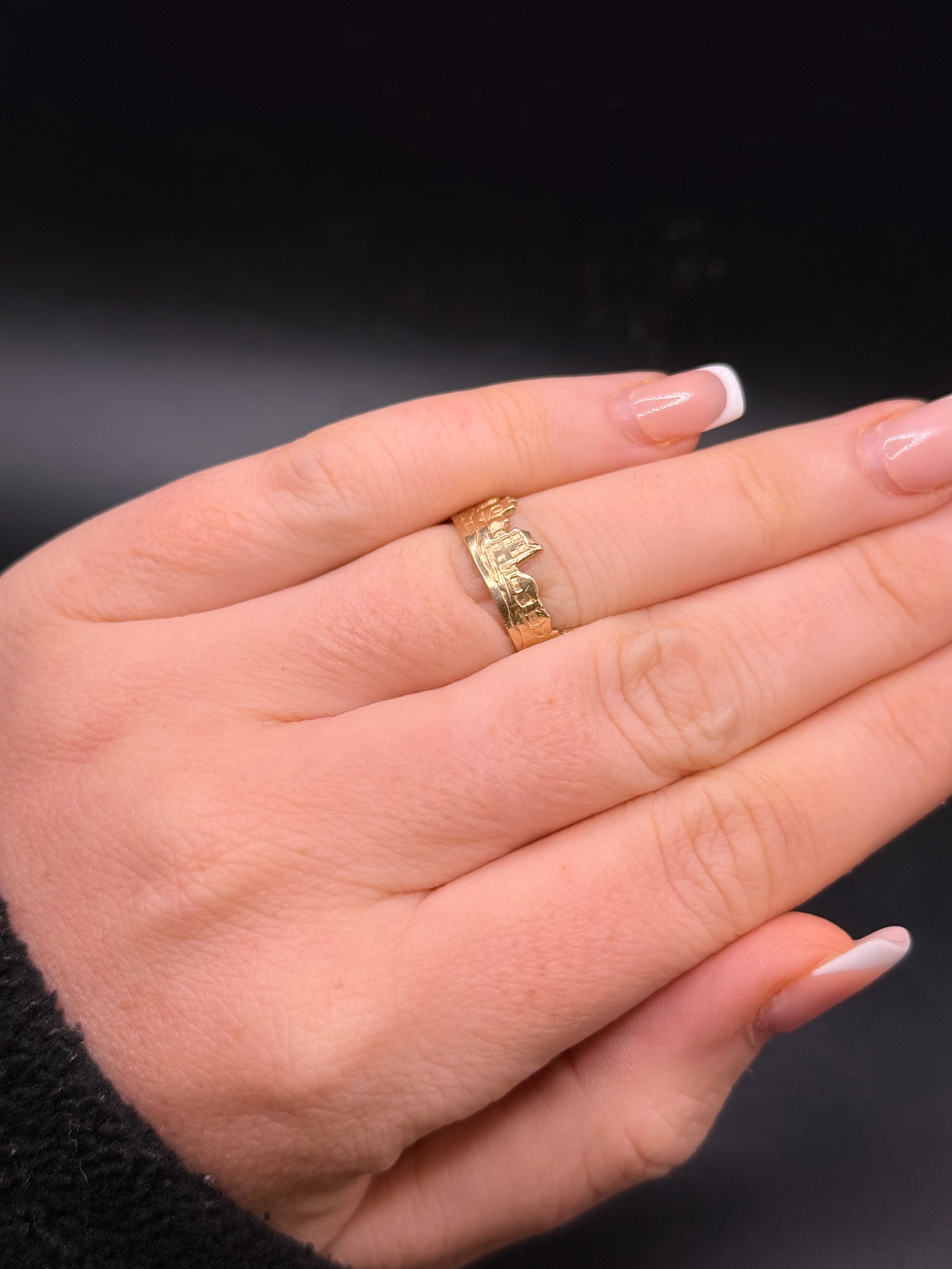 Vintage 9ct Solid Gold Encircled Ring