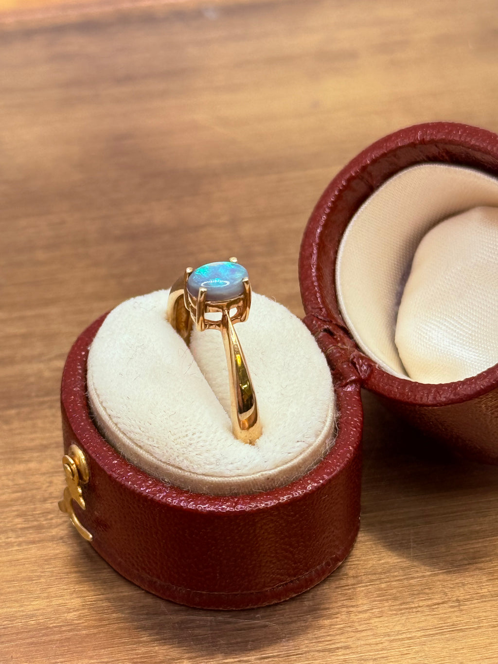 Vintage 9ct Gold Opal Ring – Size N