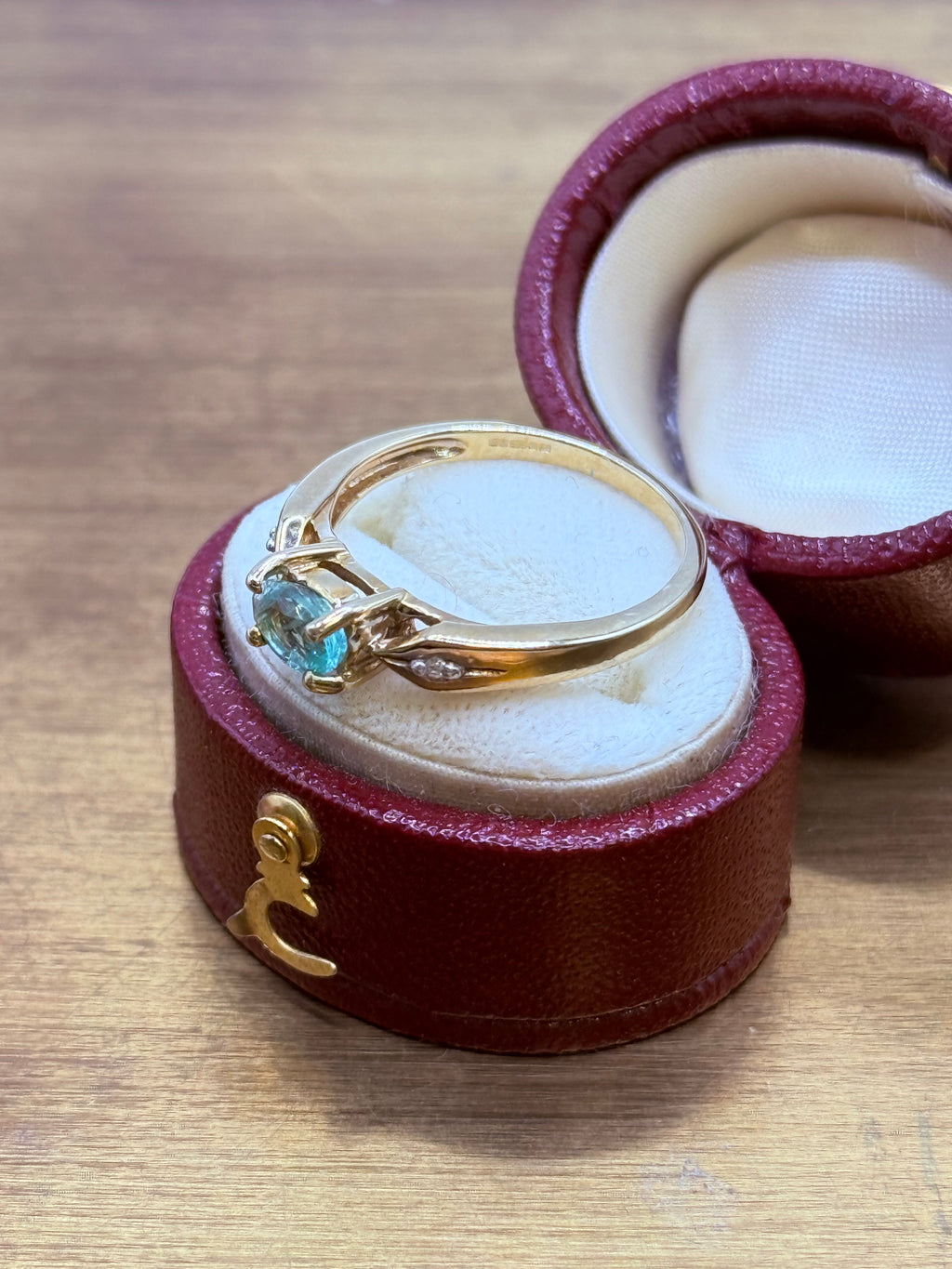 Vintage 9ct Gold Oval Emerald & Diamond Ring
