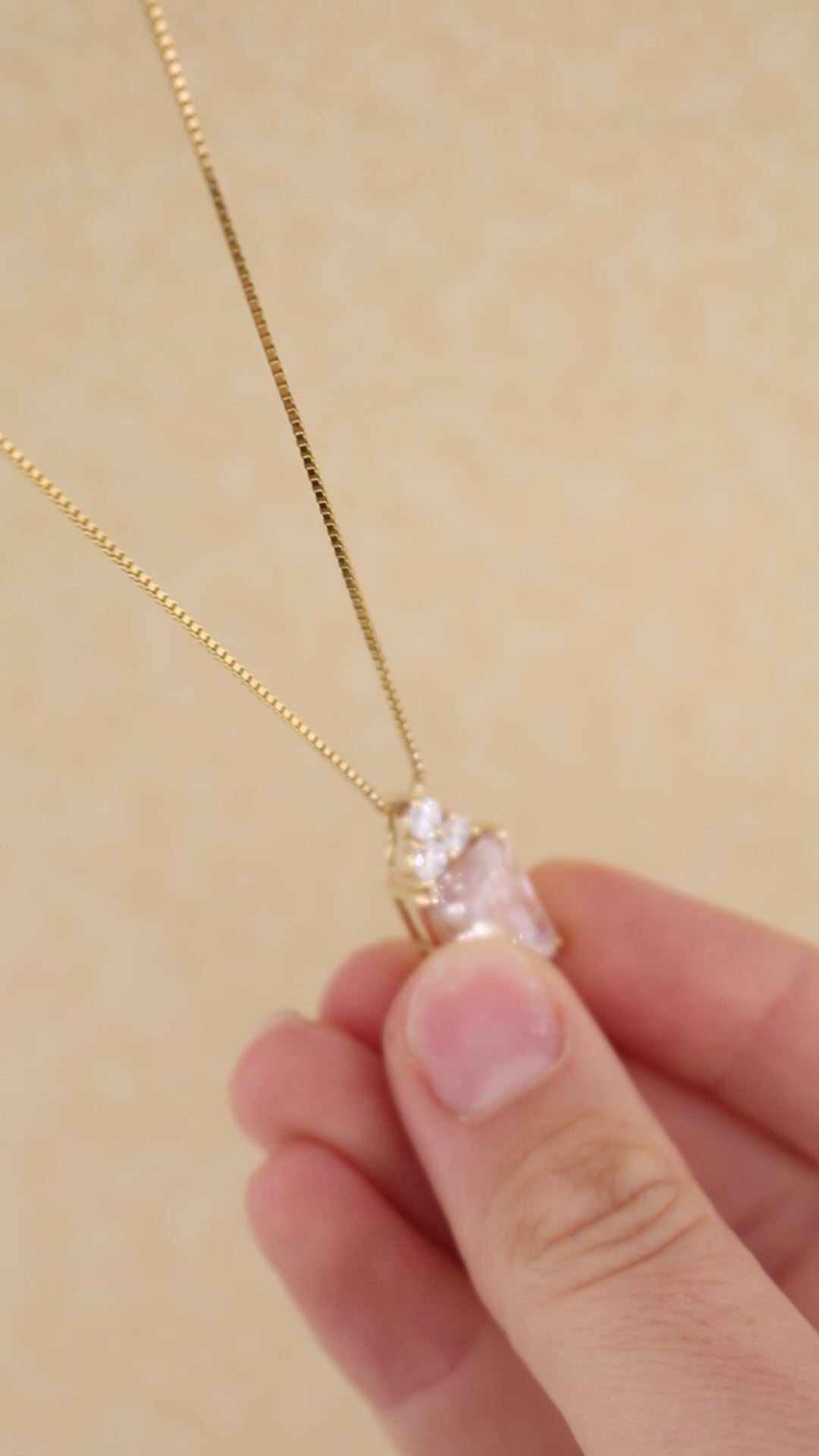Vintage 14ct Gold Cubic Zirconia Pendant Necklace