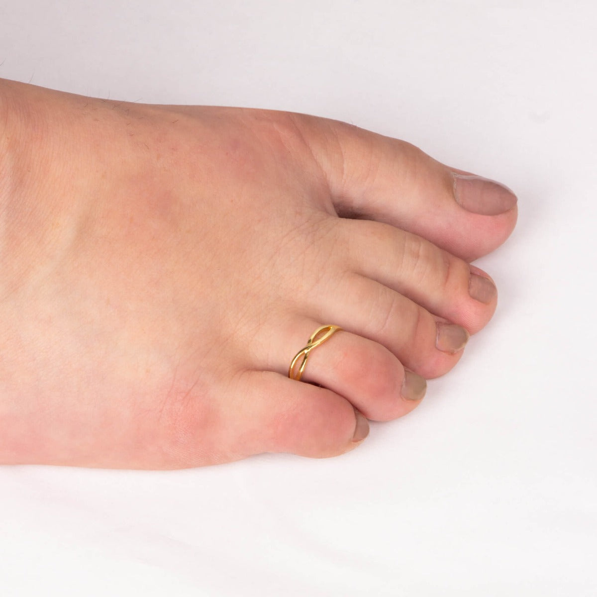 Beginnings Infinity Toe Ring with Yellow Gold Plating